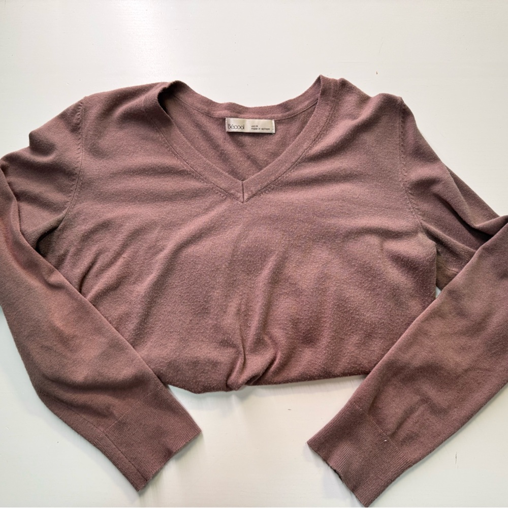 Women's V-Neck Sweater - Mauve